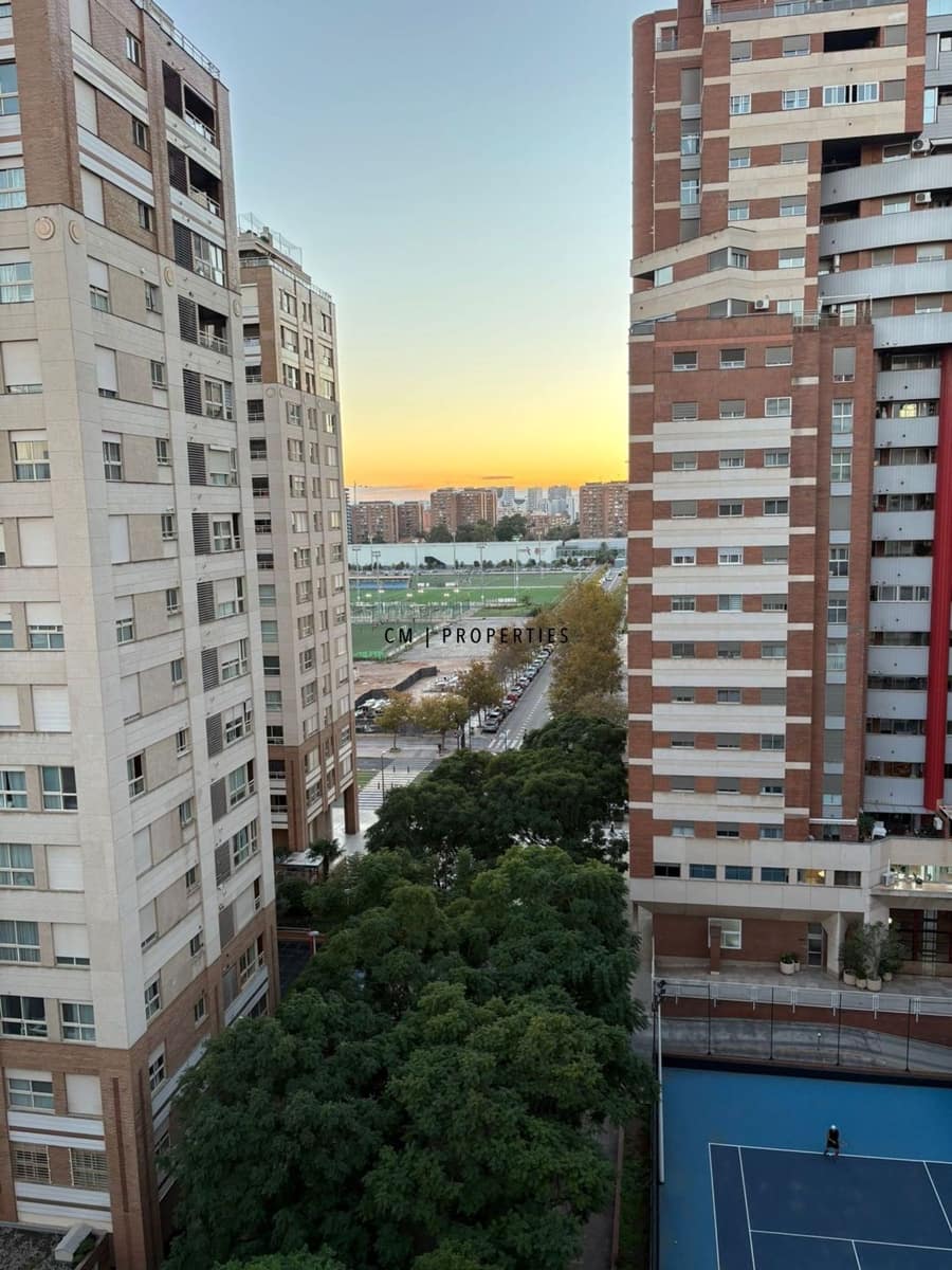 4 sypialnia Mieszkanie do wynajęcia w Miasto Walencja z basenem garażem - 1 600 € (Ref: 9403621)