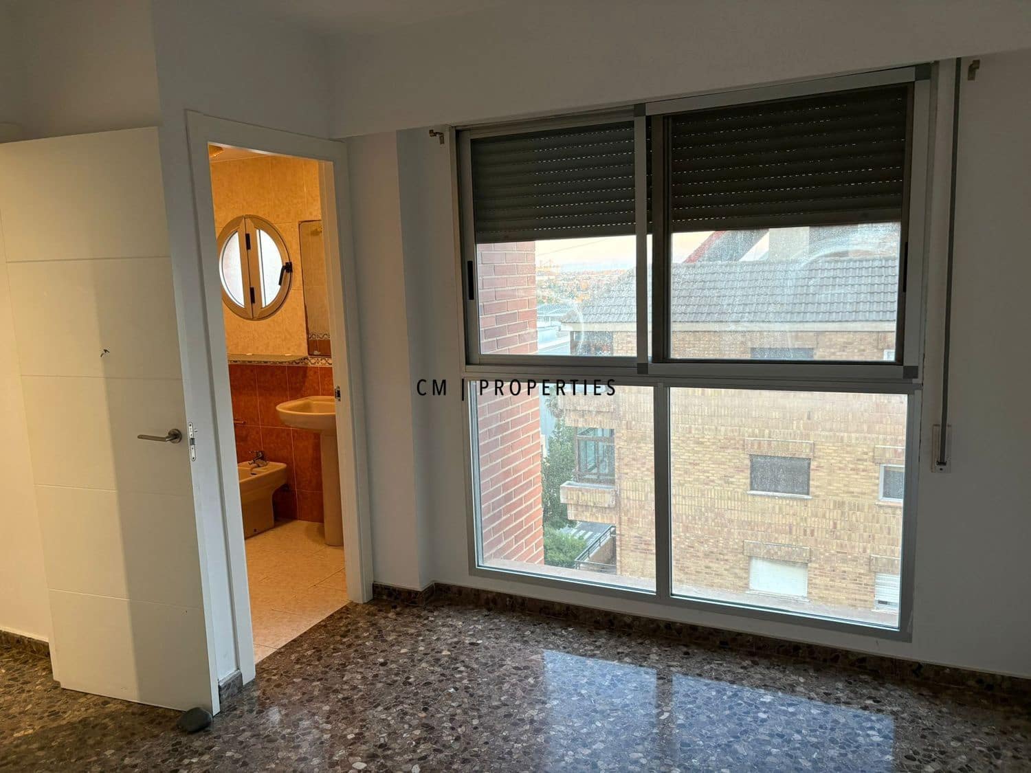 4 sypialnia Mieszkanie do wynajęcia w Miasto Walencja z basenem garażem - 1 600 € (Ref: 9403621)