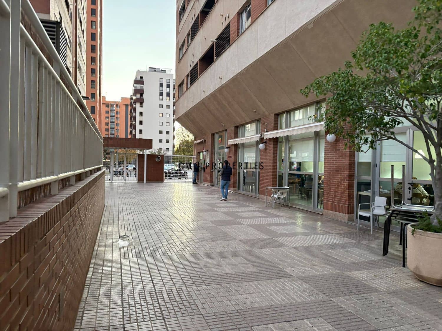 4 sypialnia Mieszkanie do wynajęcia w Miasto Walencja z basenem garażem - 1 600 € (Ref: 9403621)