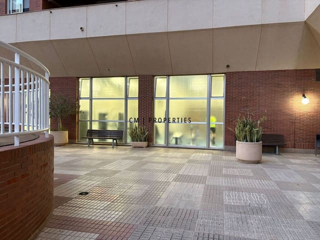 4 sypialnia Mieszkanie do wynajęcia w Ciutat de les Arts i de les Ciencies, Miasto Walencja z basenem garażem - 1 600 € (Ref: 9403621)