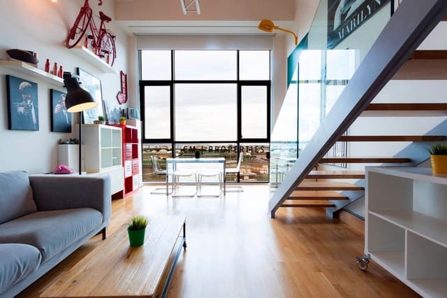 Ático de 1 habitación en València ciudad en alquiler - 1.230 € (Ref: 9404644)