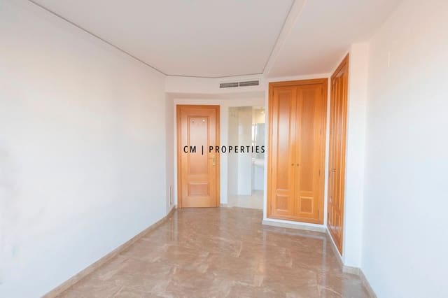 3 soveværelse Lejlighed til salg i Sant Pau, Valencia by med garage - € 650.000 (Ref: 9412679)