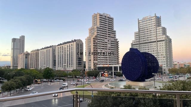 2 makuuhuone Asunto vuokrattavana paikassa Sant Pau, Valencia kaupunki mukana uima-altaan - 1 650 € (Ref: 9413113)