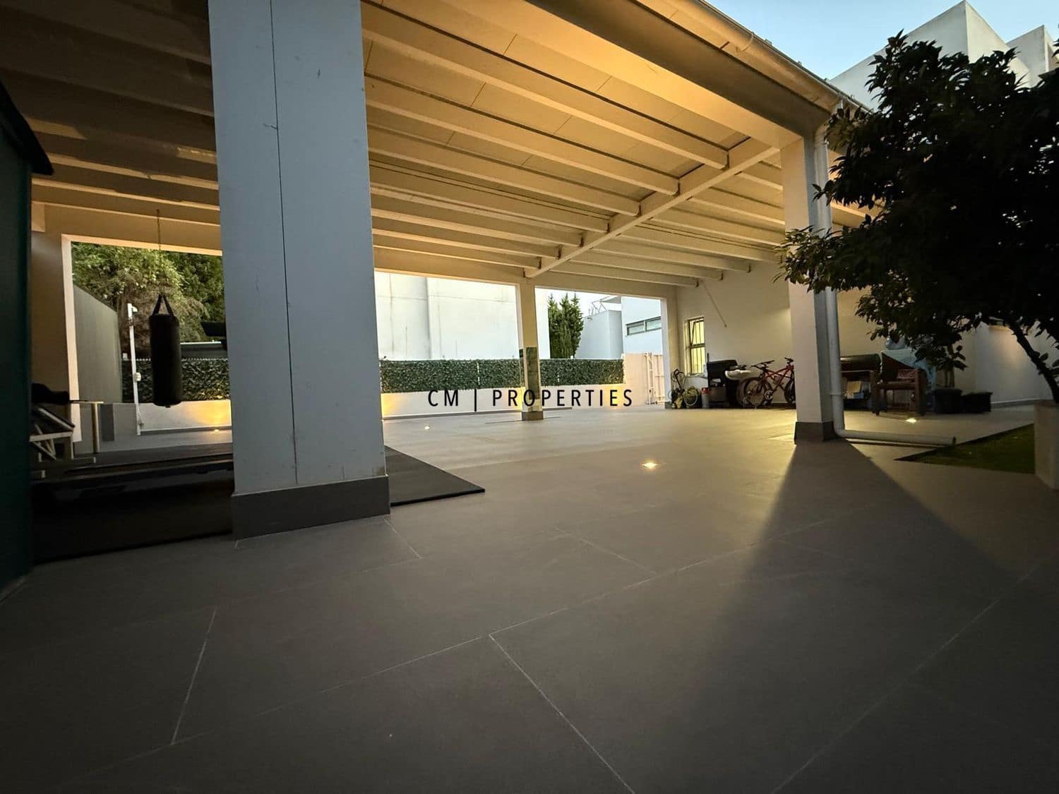 5 sypialnia Willa na sprzedaż w Paterna z basenem garażem - 880 000 € (Ref: 9415359)