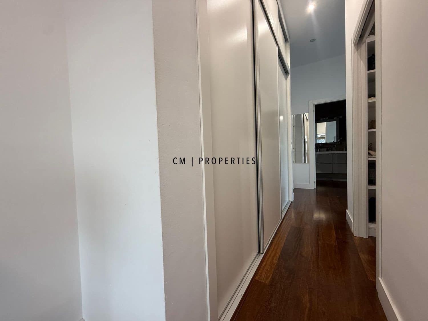 5 sypialnia Willa na sprzedaż w Paterna z basenem garażem - 880 000 € (Ref: 9415359)