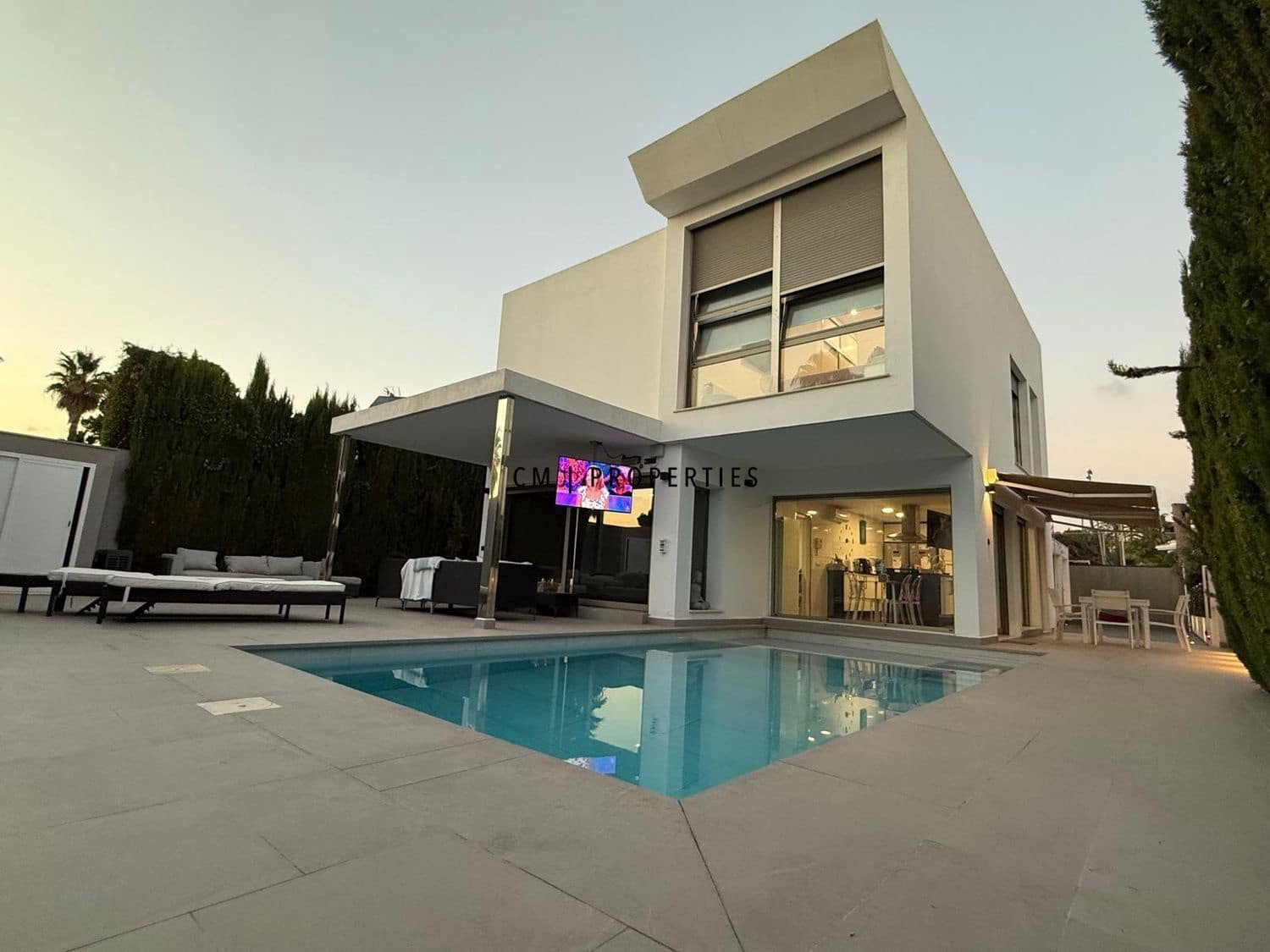 5 sypialnia Willa na sprzedaż w Paterna z basenem garażem - 880 000 € (Ref: 9415359)