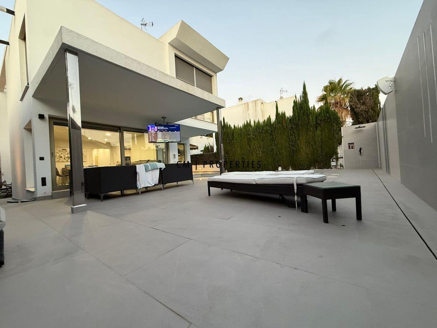 5 sypialnia Willa na sprzedaż w Paterna z basenem garażem - 880 000 € (Ref: 9415359)