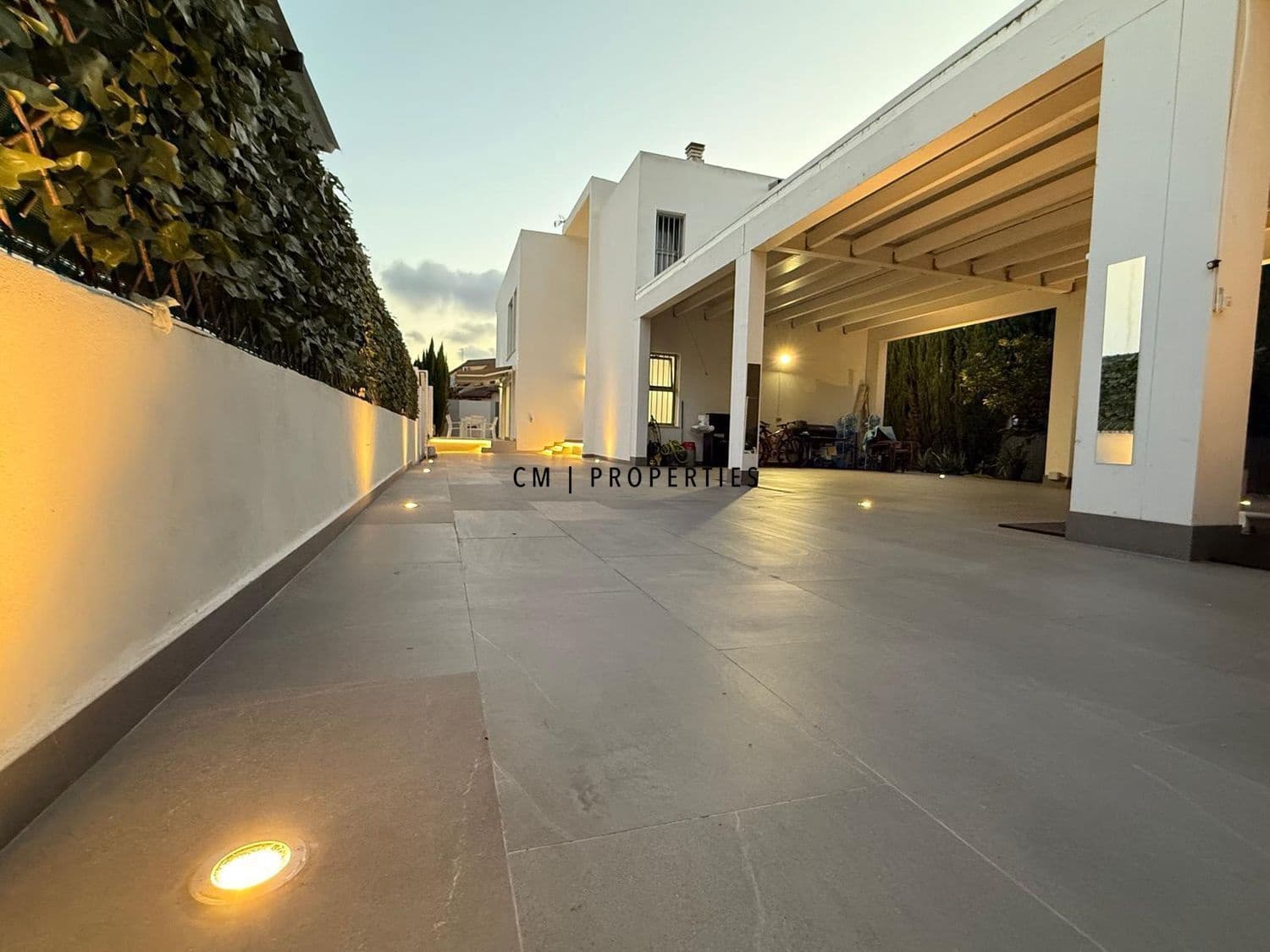 5 sypialnia Willa na sprzedaż w Paterna z basenem garażem - 880 000 € (Ref: 9415359)