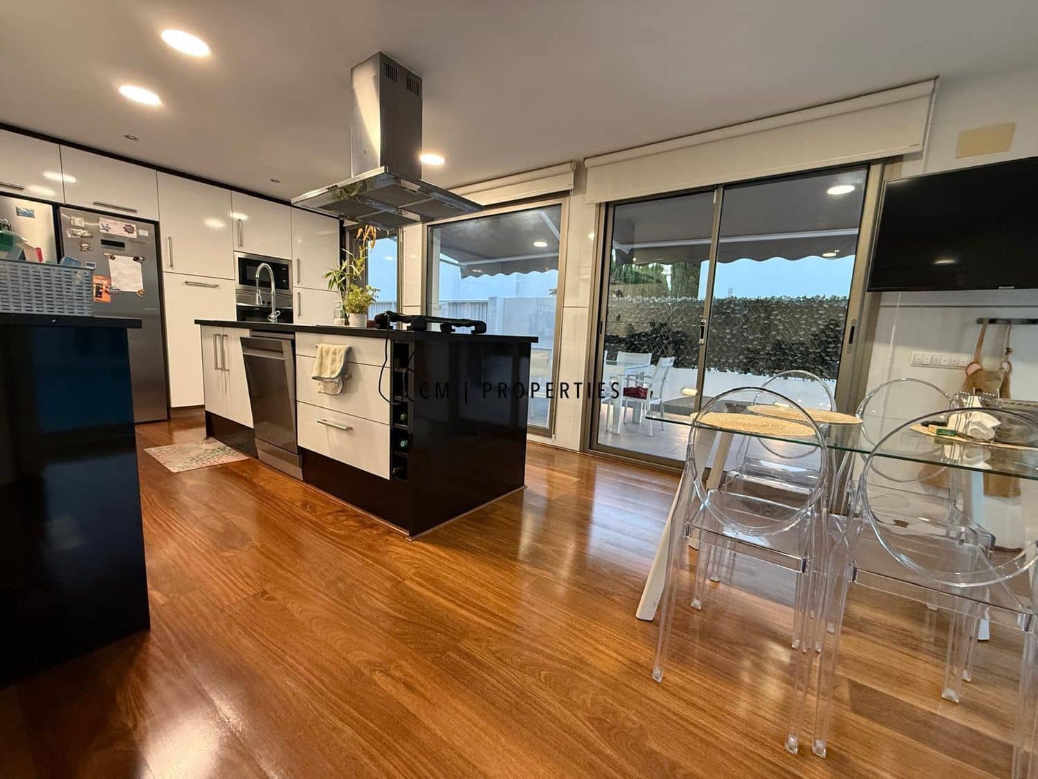 5 sypialnia Willa na sprzedaż w Paterna z basenem garażem - 880 000 € (Ref: 9415359)