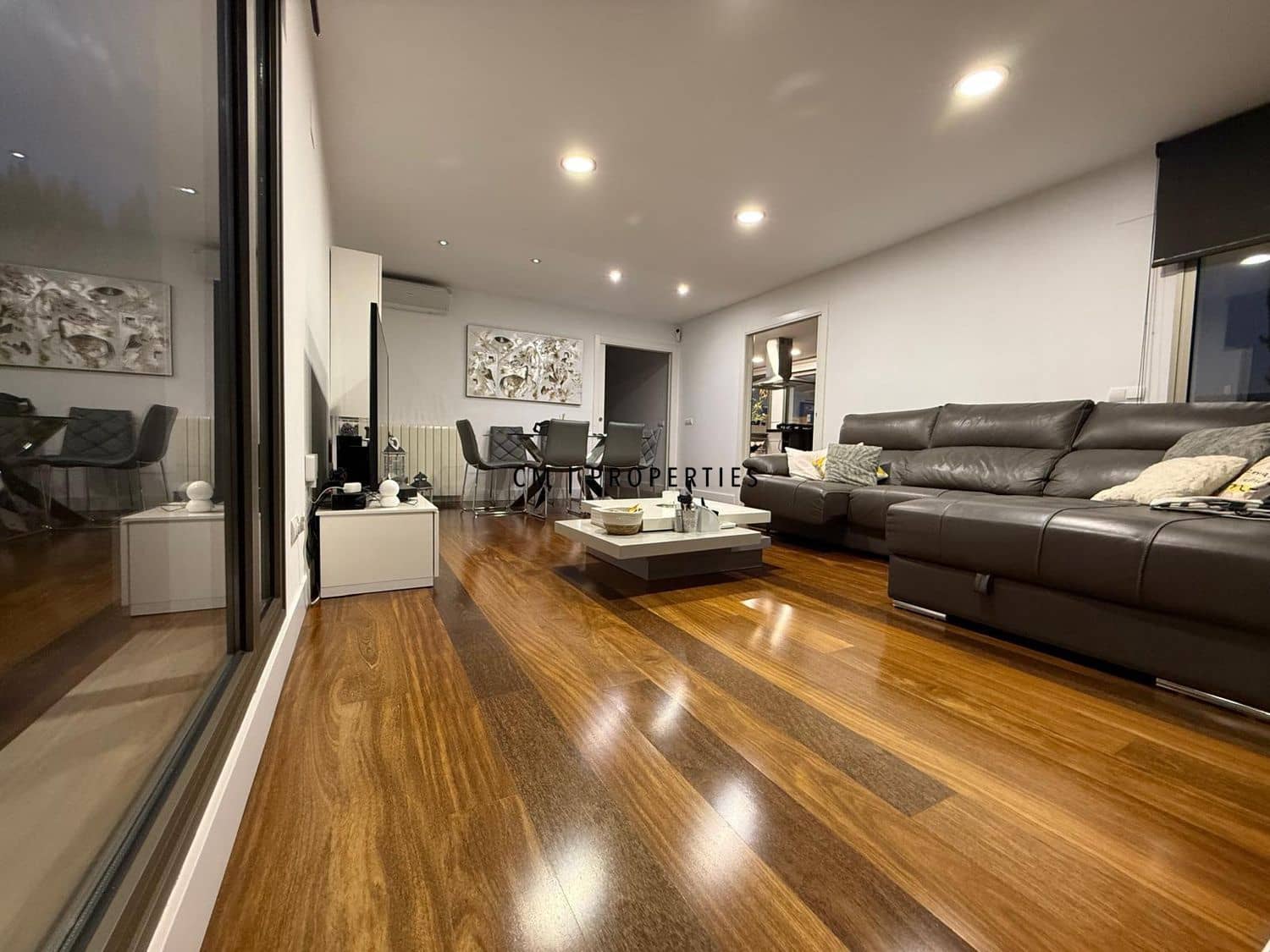 5 sypialnia Willa na sprzedaż w Paterna z basenem garażem - 880 000 € (Ref: 9415359)