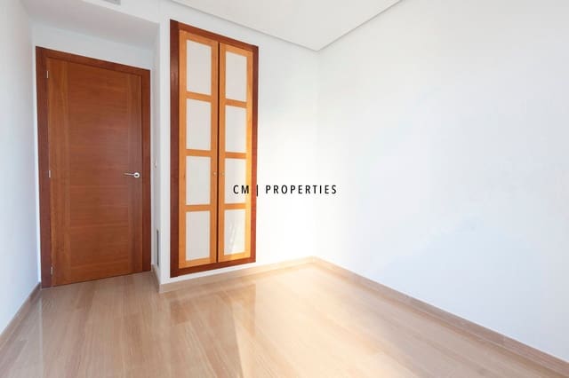 2 slaapkamer Flat te huur in Benicalap, Valencia stad met zwembad garage - € 1.750 (Ref: 9417426)