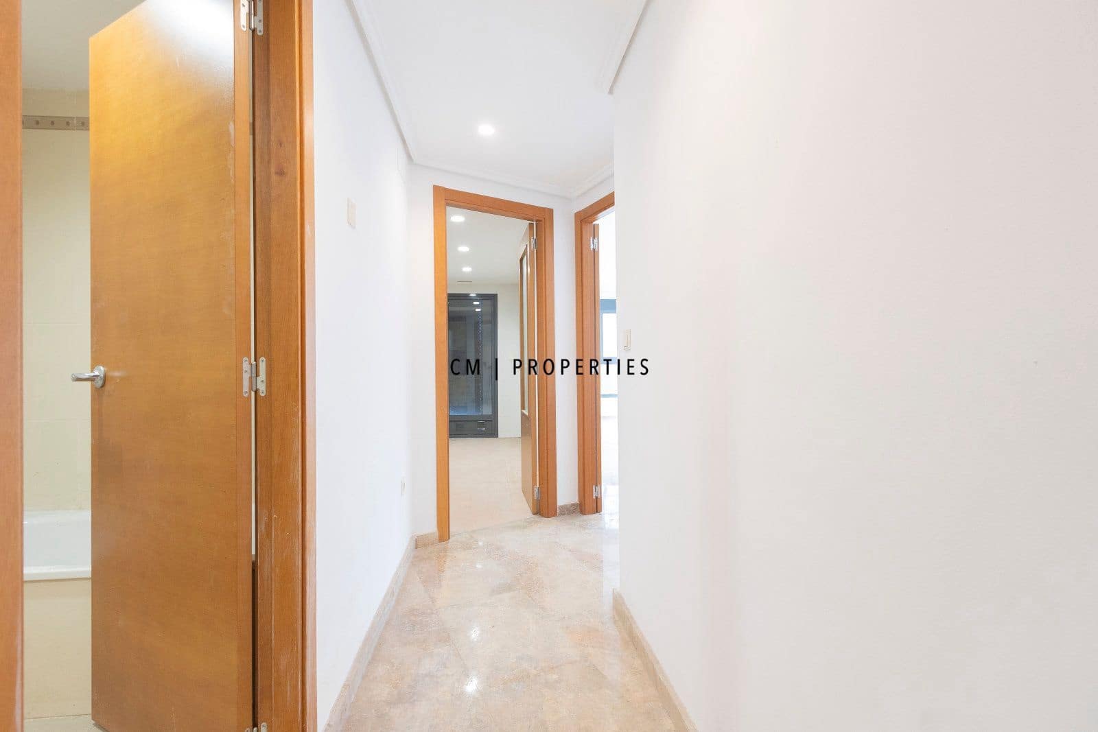 2 bedroom Flat for rent in Valencia city - € 1,450 (Ref: 9417738)