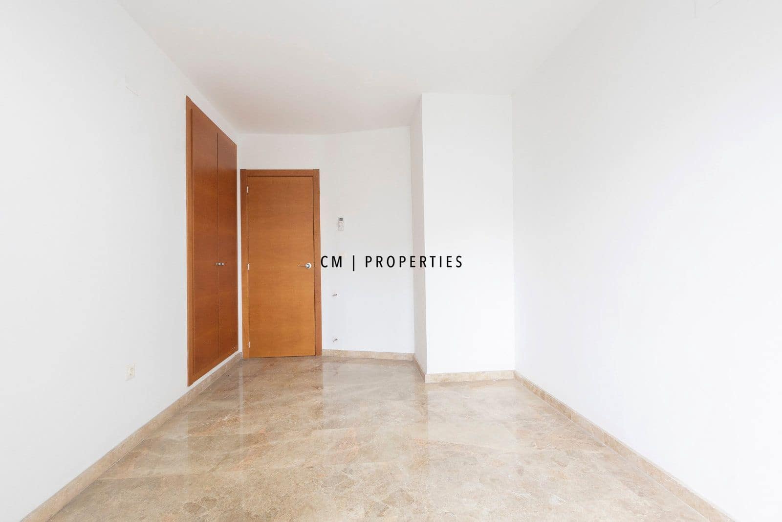 2 bedroom Flat for rent in Valencia city - € 1,450 (Ref: 9417738)