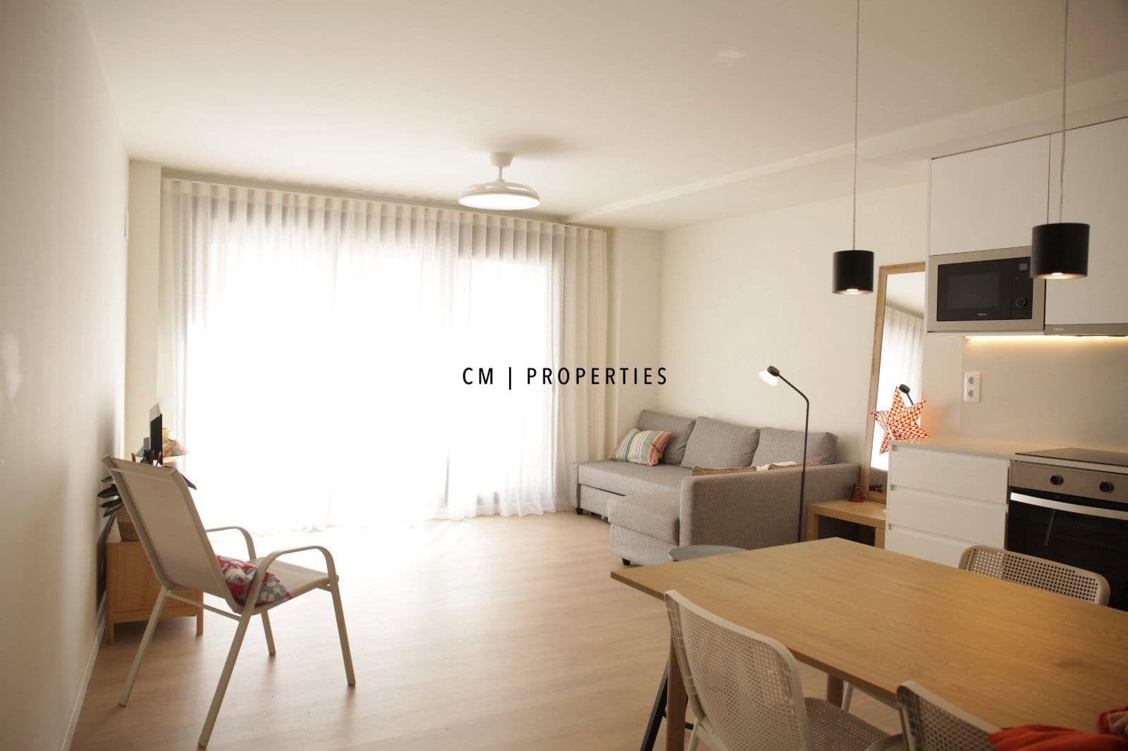 Piso de 3 habitaciones en València ciudad en alquiler - 2.100 € (Ref: 9421662)