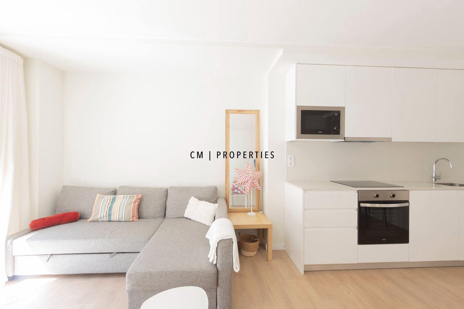 3 bedroom Flat for rent in Valencia city - € 2,100 (Ref: 9421662)