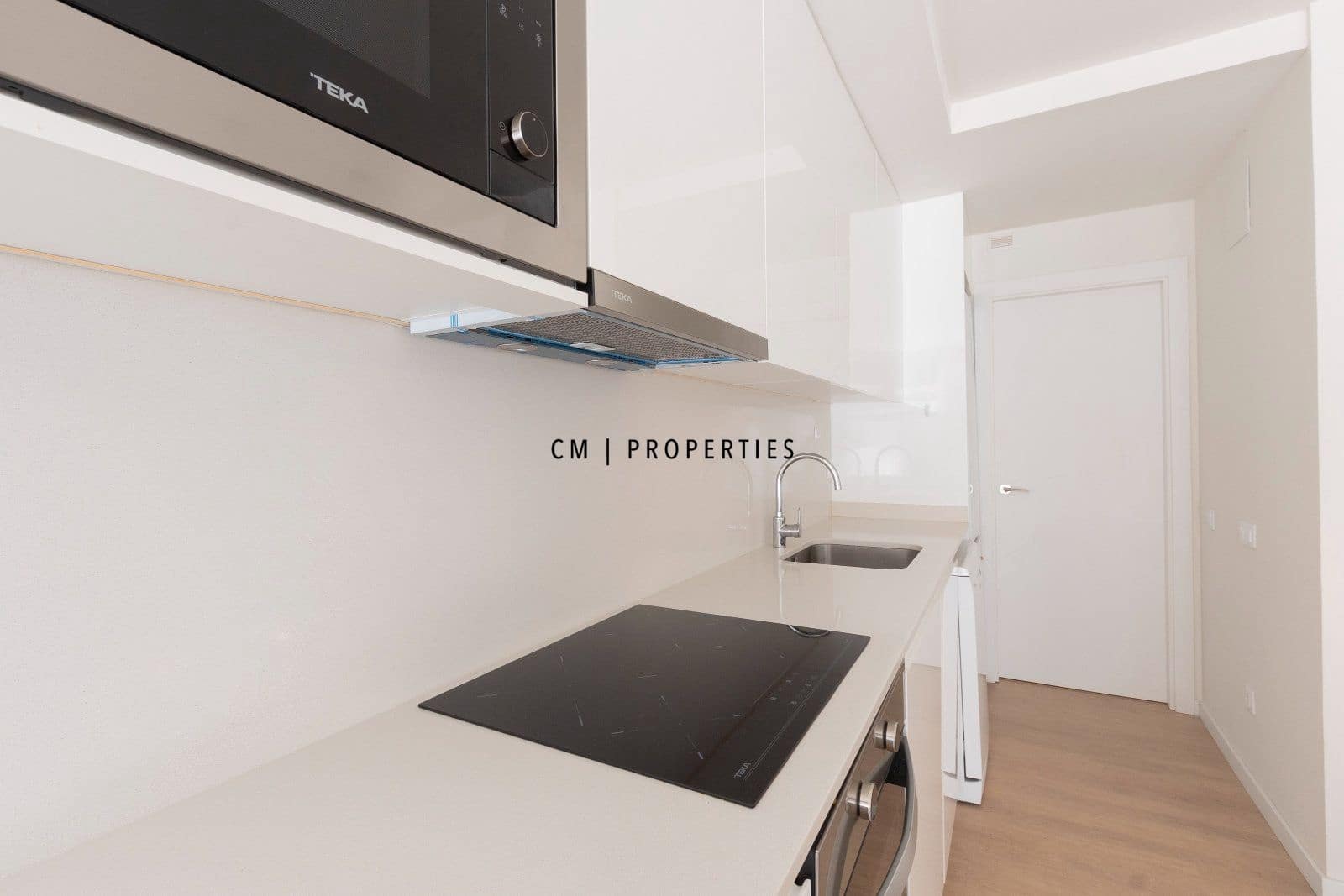 3 bedroom Flat for rent in Valencia city - € 2,100 (Ref: 9421662)