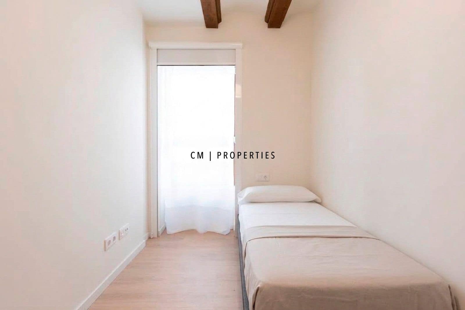 3 bedroom Flat for rent in Valencia city - € 2,100 (Ref: 9421662)