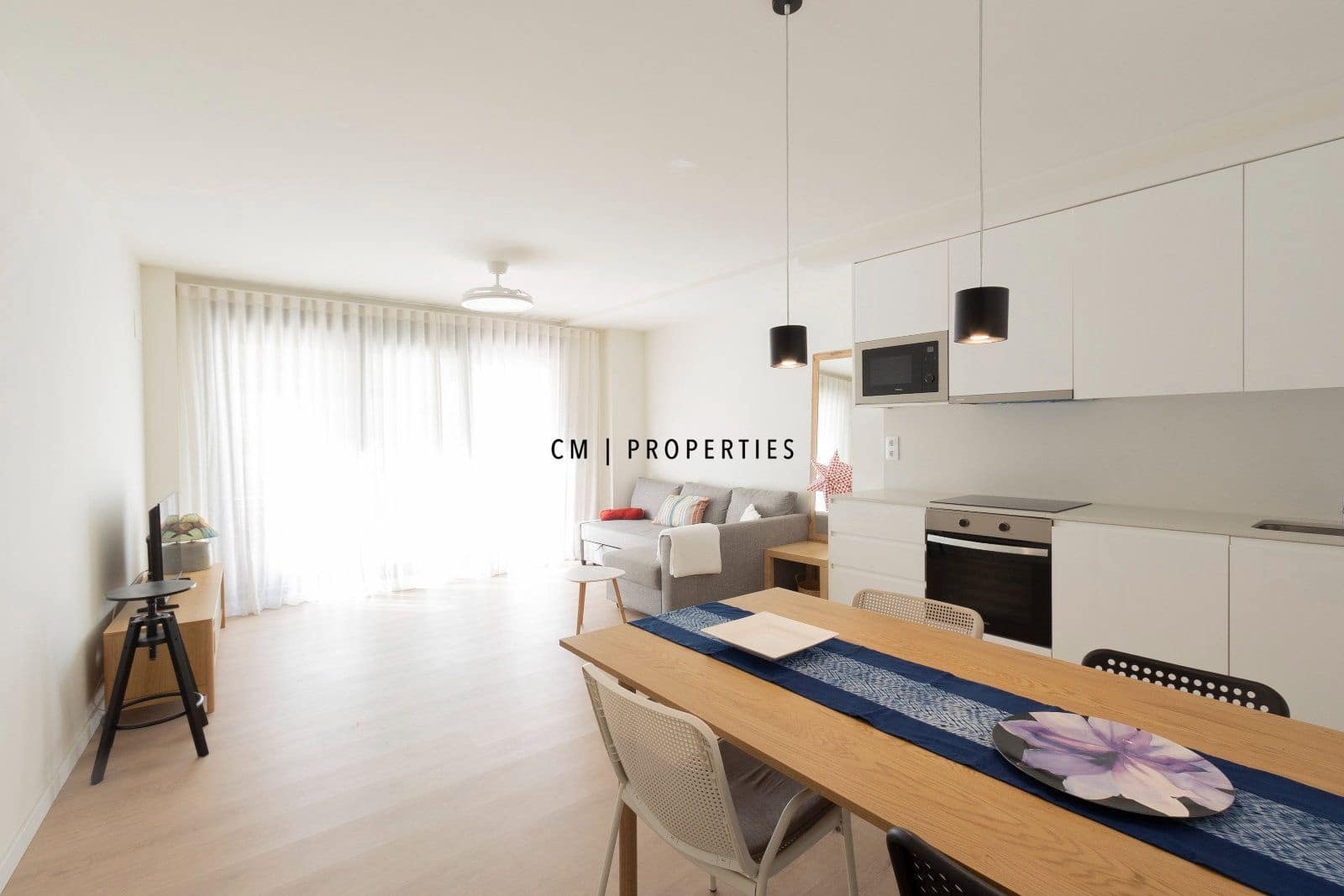 3 bedroom Flat for rent in Valencia city - € 2,100 (Ref: 9421662)