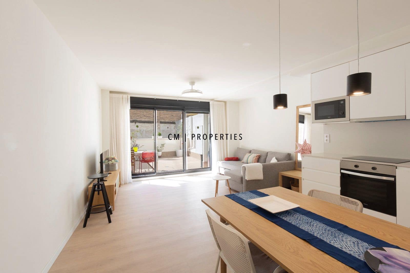 3 bedroom Flat for rent in Valencia city - € 2,100 (Ref: 9421662)