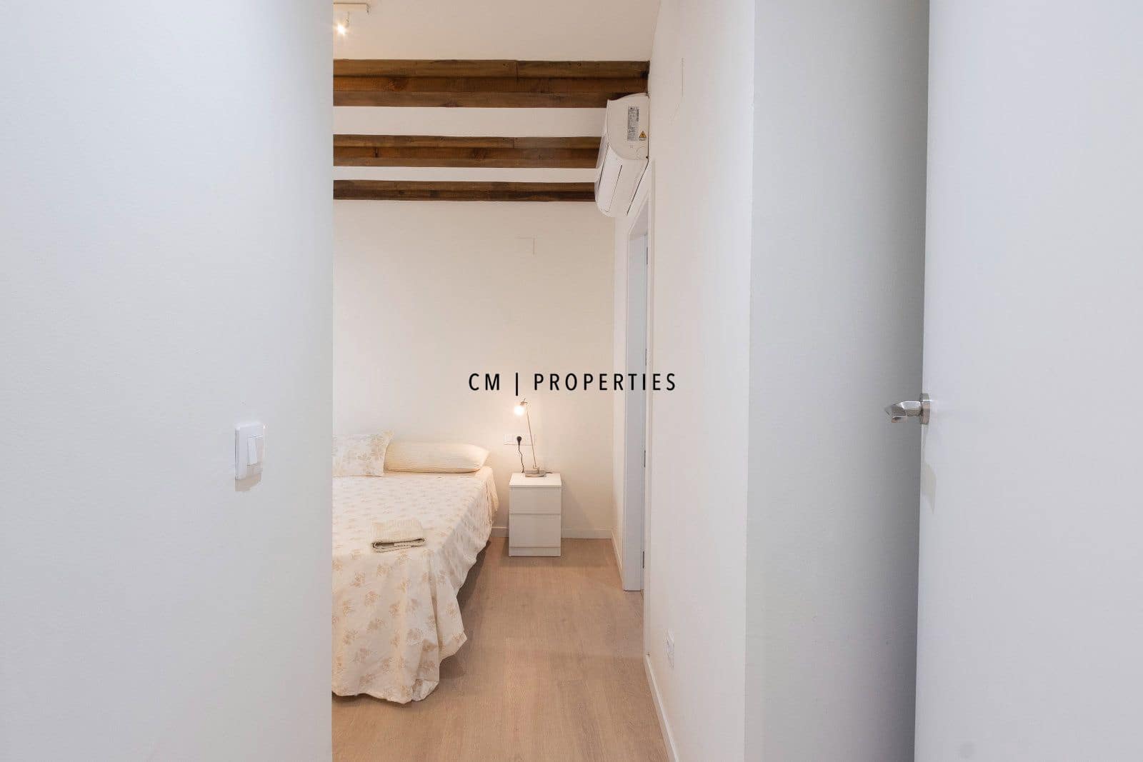 3 bedroom Flat for rent in Valencia city - € 2,100 (Ref: 9421662)