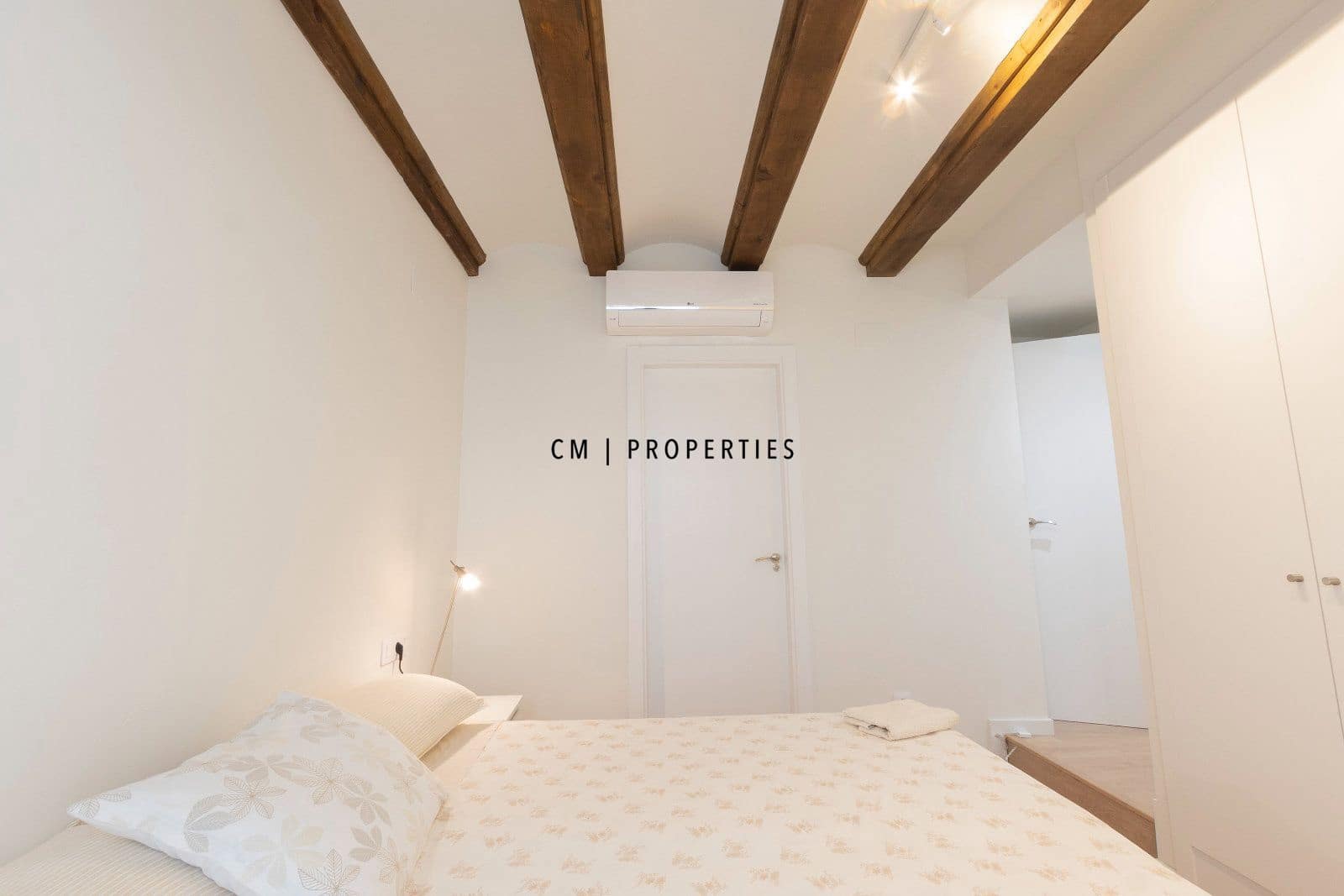 3 bedroom Flat for rent in Valencia city - € 2,100 (Ref: 9421662)