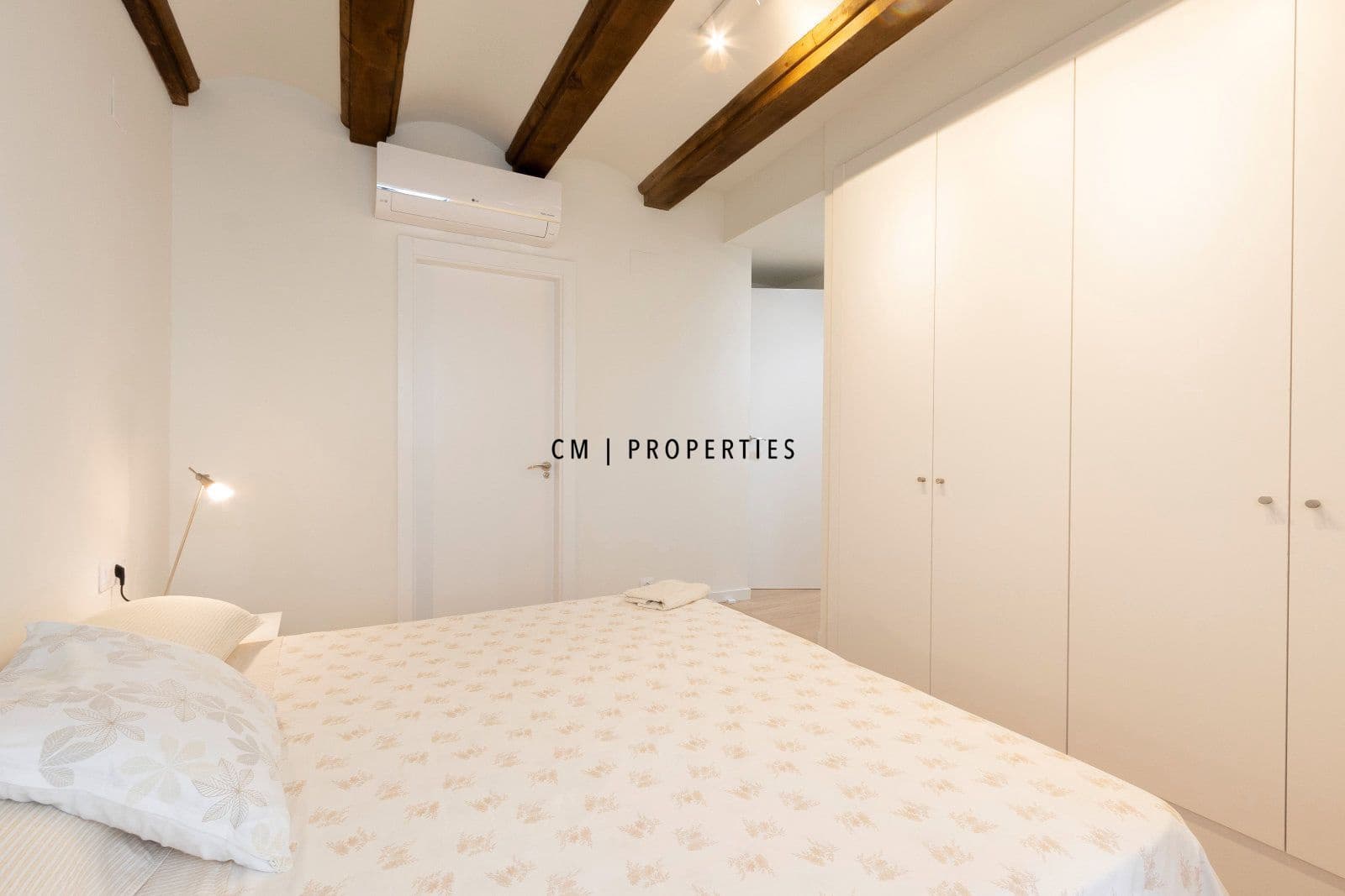 3 bedroom Flat for rent in Valencia city - € 2,100 (Ref: 9421662)