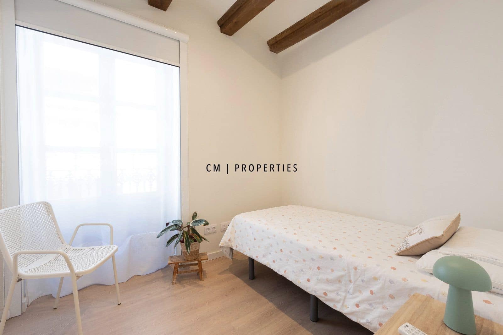 3 bedroom Flat for rent in Valencia city - € 2,100 (Ref: 9421662)