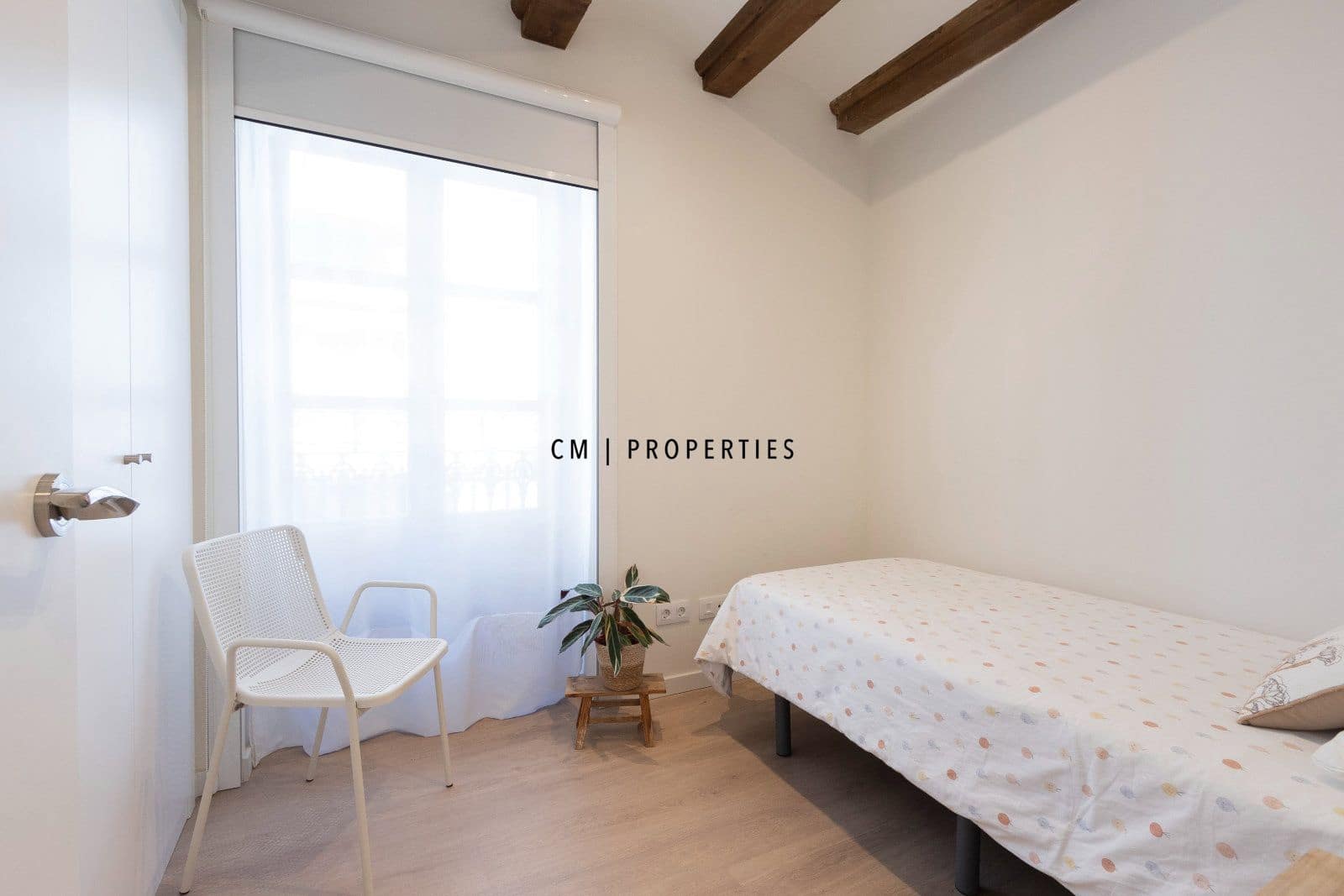 3 bedroom Flat for rent in Valencia city - € 2,100 (Ref: 9421662)