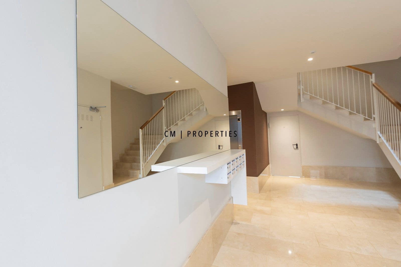 3 bedroom Flat for rent in Valencia city - € 2,100 (Ref: 9421662)