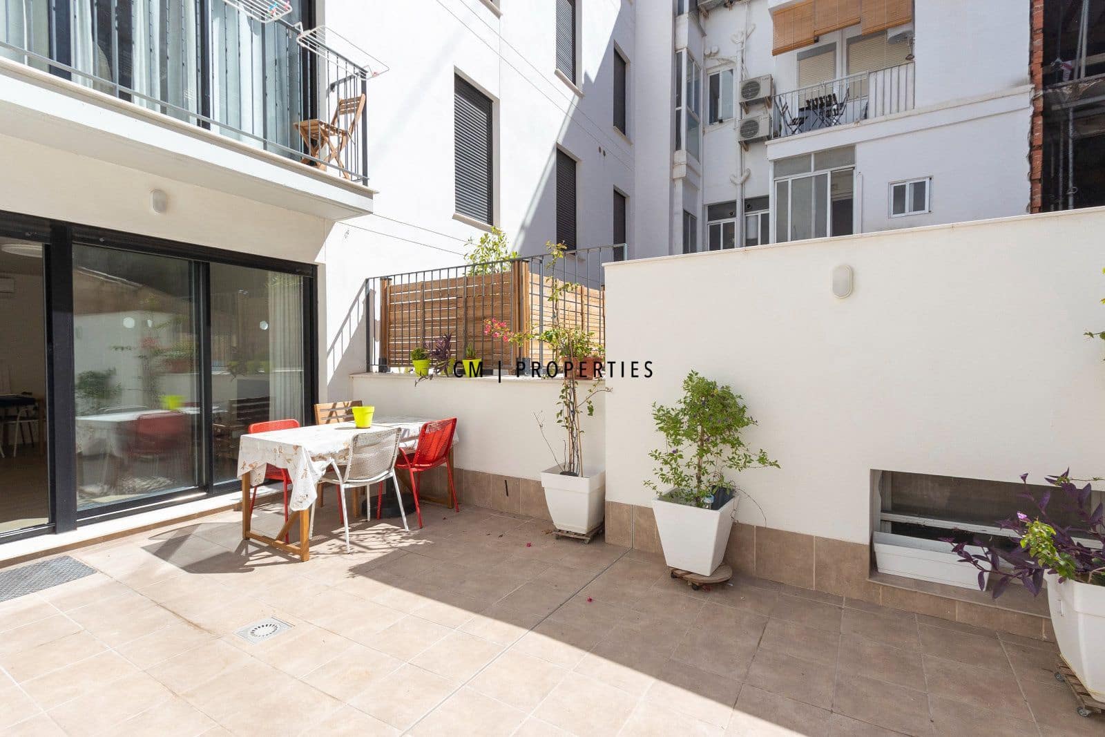 3 bedroom Flat for rent in Valencia city - € 2,100 (Ref: 9421662)