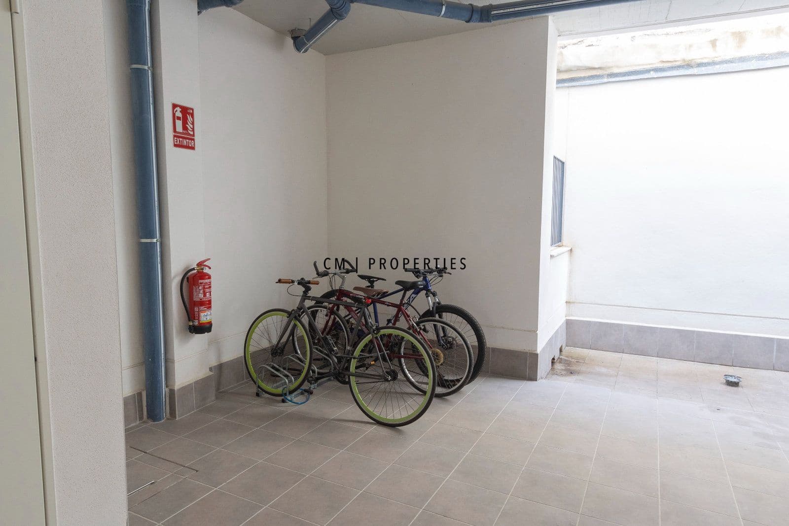 3 bedroom Flat for rent in Valencia city - € 2,100 (Ref: 9421662)