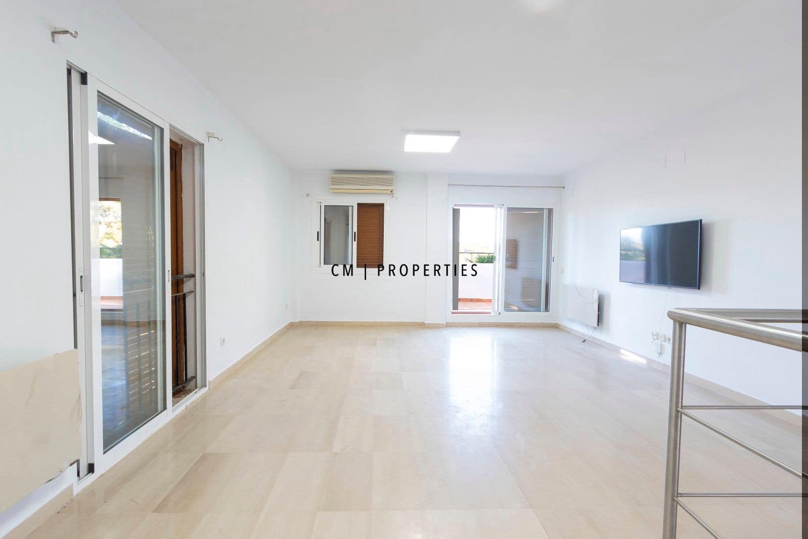 4 soverom Hus til salgs i Chiva med svømmebasseng - € 360 000 (Ref: 9421663)