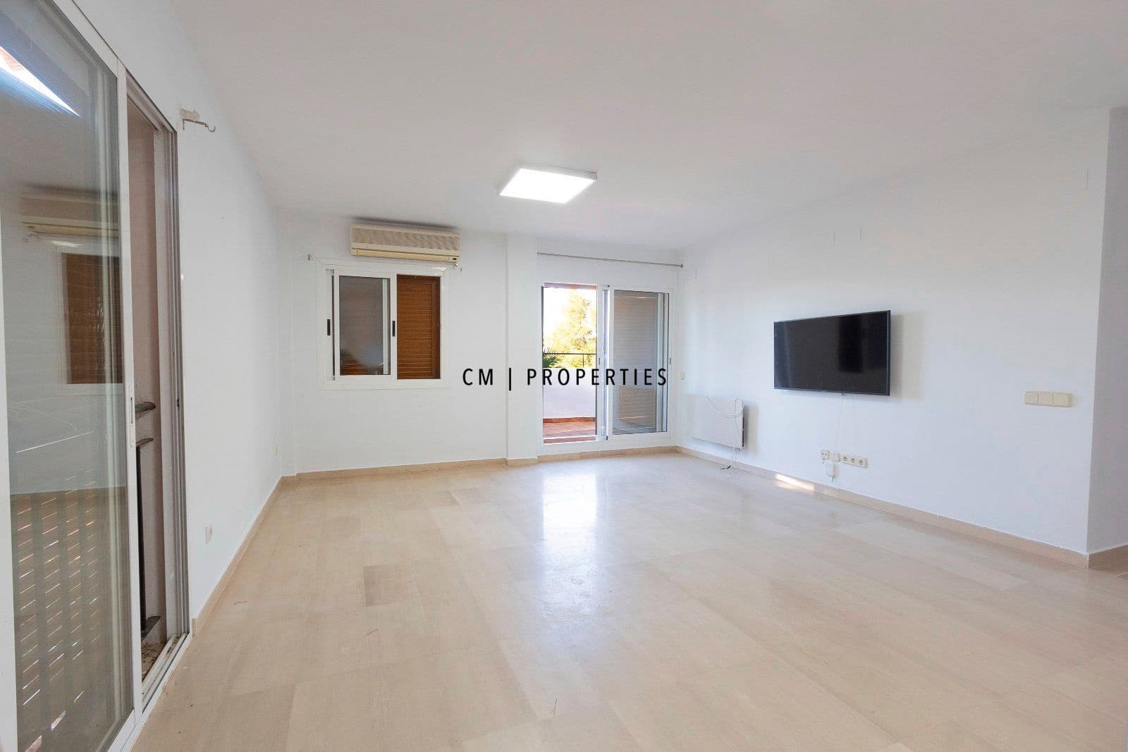 4 soverom Hus til salgs i Chiva med svømmebasseng - € 360 000 (Ref: 9421663)