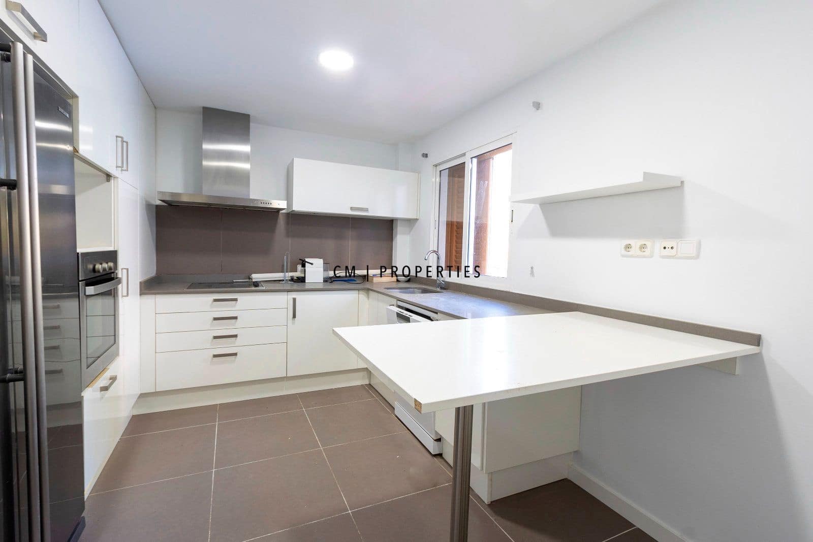 4 soverom Hus til salgs i Chiva med svømmebasseng - € 360 000 (Ref: 9421663)