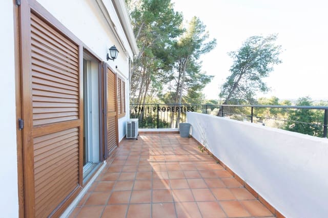 4 soverom Hus til salgs i Chiva med svømmebasseng - € 360 000 (Ref: 9421663)