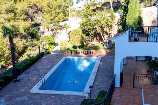 4 soverom Hus til salgs i Chiva med svømmebasseng - € 360 000 (Ref: 9421663)