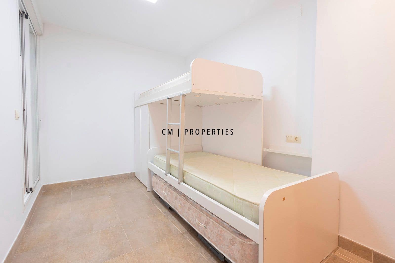 2 slaapkamer Flat te koop in Pucol - € 425.000 (Ref: 9421840)