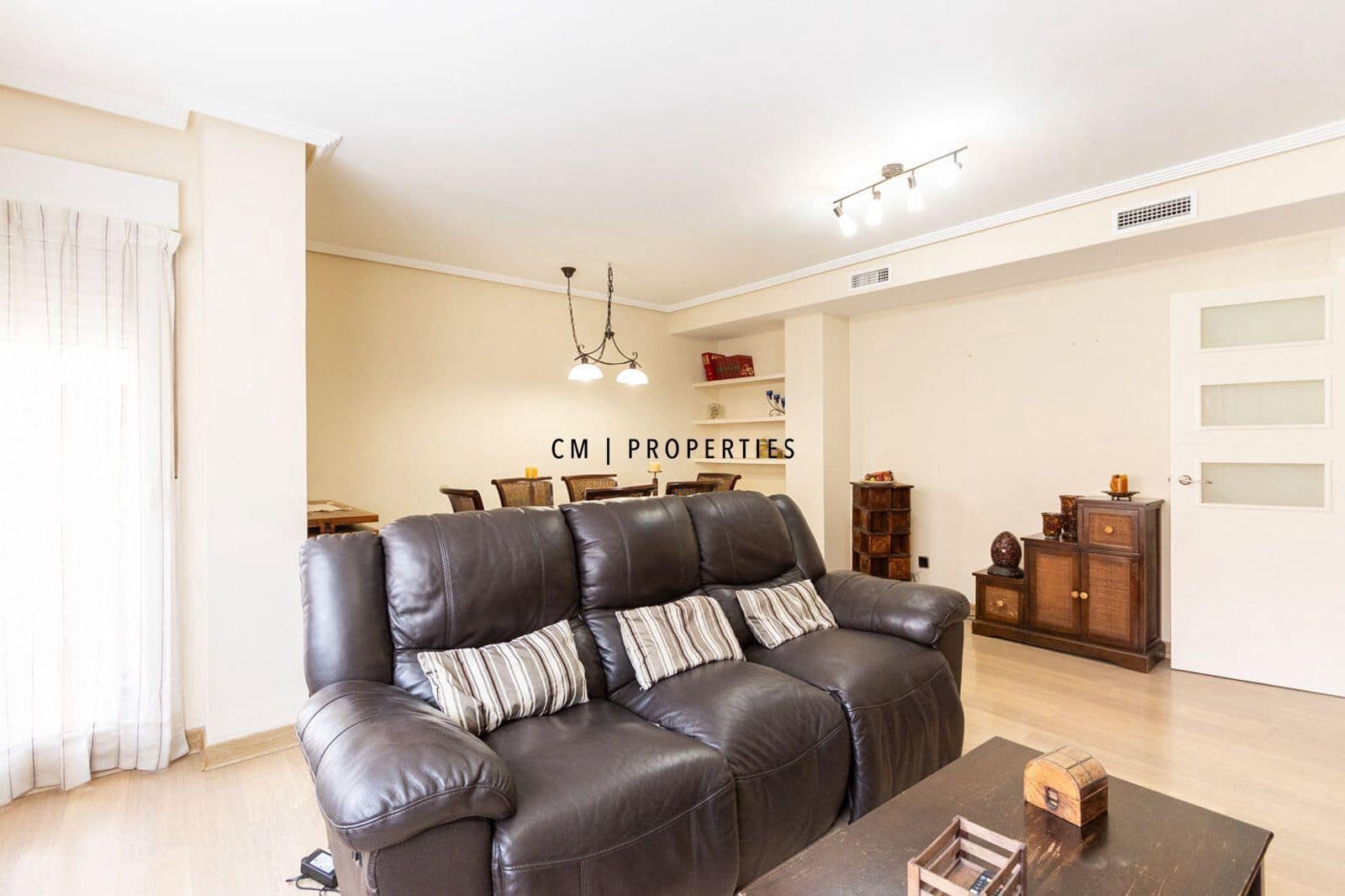 3 sypialnia Mieszkanie do wynajęcia w Miasto Walencja z garażem - 1 300 € (Ref: 9428701)