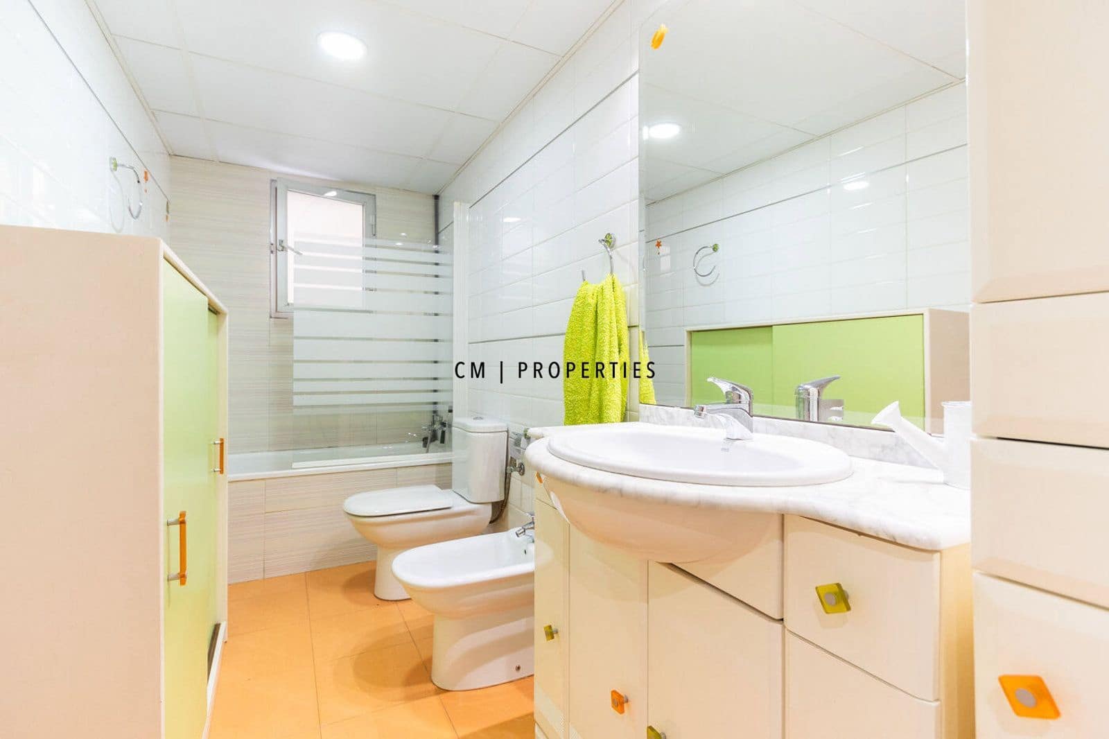 3 sypialnia Mieszkanie do wynajęcia w Miasto Walencja z garażem - 1 300 € (Ref: 9428701)