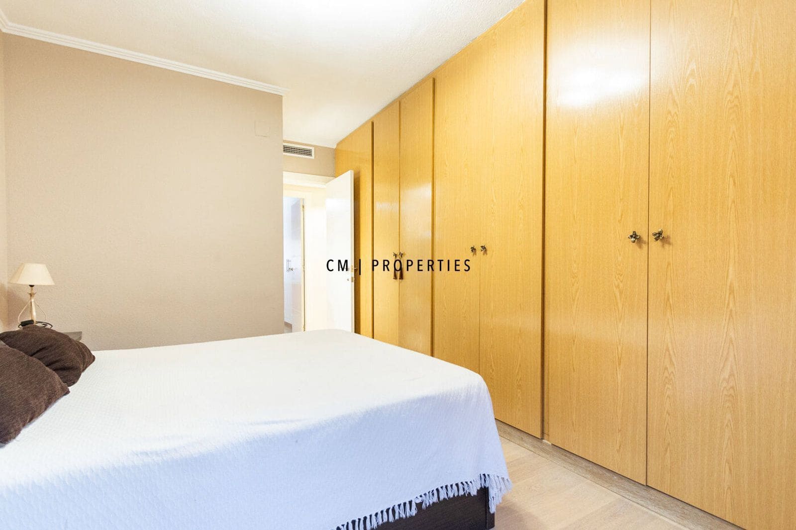 3 sypialnia Mieszkanie do wynajęcia w Miasto Walencja z garażem - 1 300 € (Ref: 9428701)