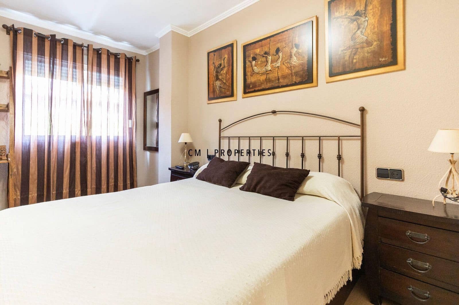 3 sypialnia Mieszkanie do wynajęcia w Miasto Walencja z garażem - 1 300 € (Ref: 9428701)