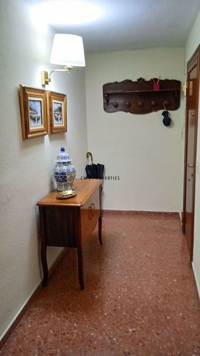 4 slaapkamer Flat te huur in Valencia stad - € 1.350 (Ref: 9432440)