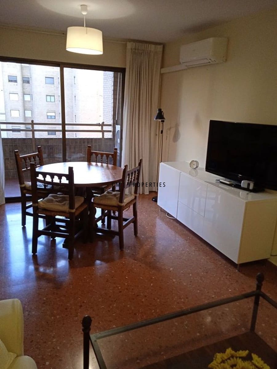 4 slaapkamer Flat te huur in Valencia stad - € 1.350 (Ref: 9432440)
