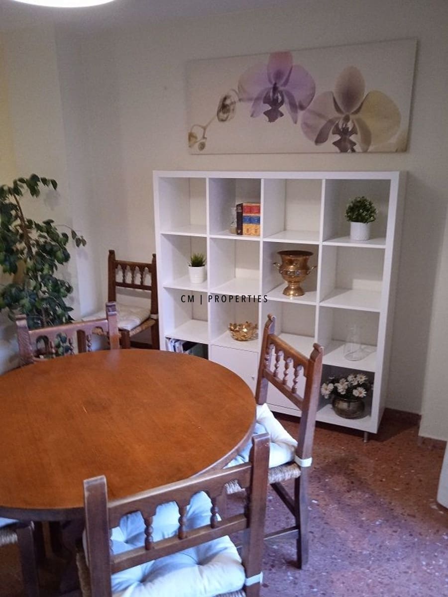 4 slaapkamer Flat te huur in Valencia stad - € 1.350 (Ref: 9432440)