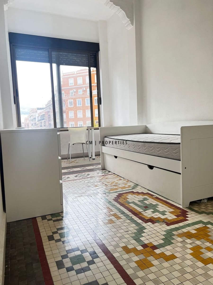 Appartement de 4 chambres à louer à Valence ville - 1 700 € (Ref: 9432441)