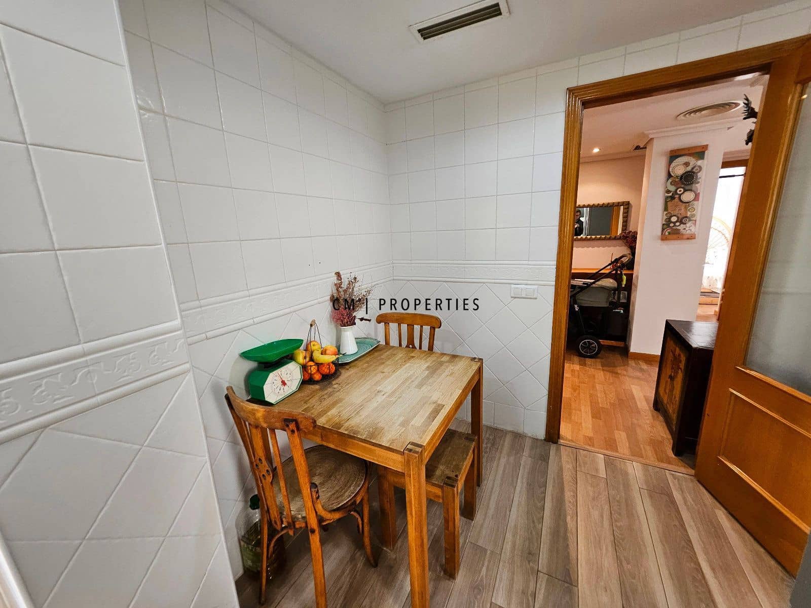 3 bedroom Penthouse for rent in Paterna - € 1,350 (Ref: 9432856)