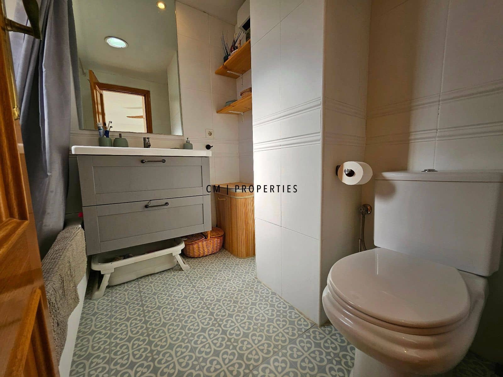 3 bedroom Penthouse for rent in Paterna - € 1,350 (Ref: 9432856)