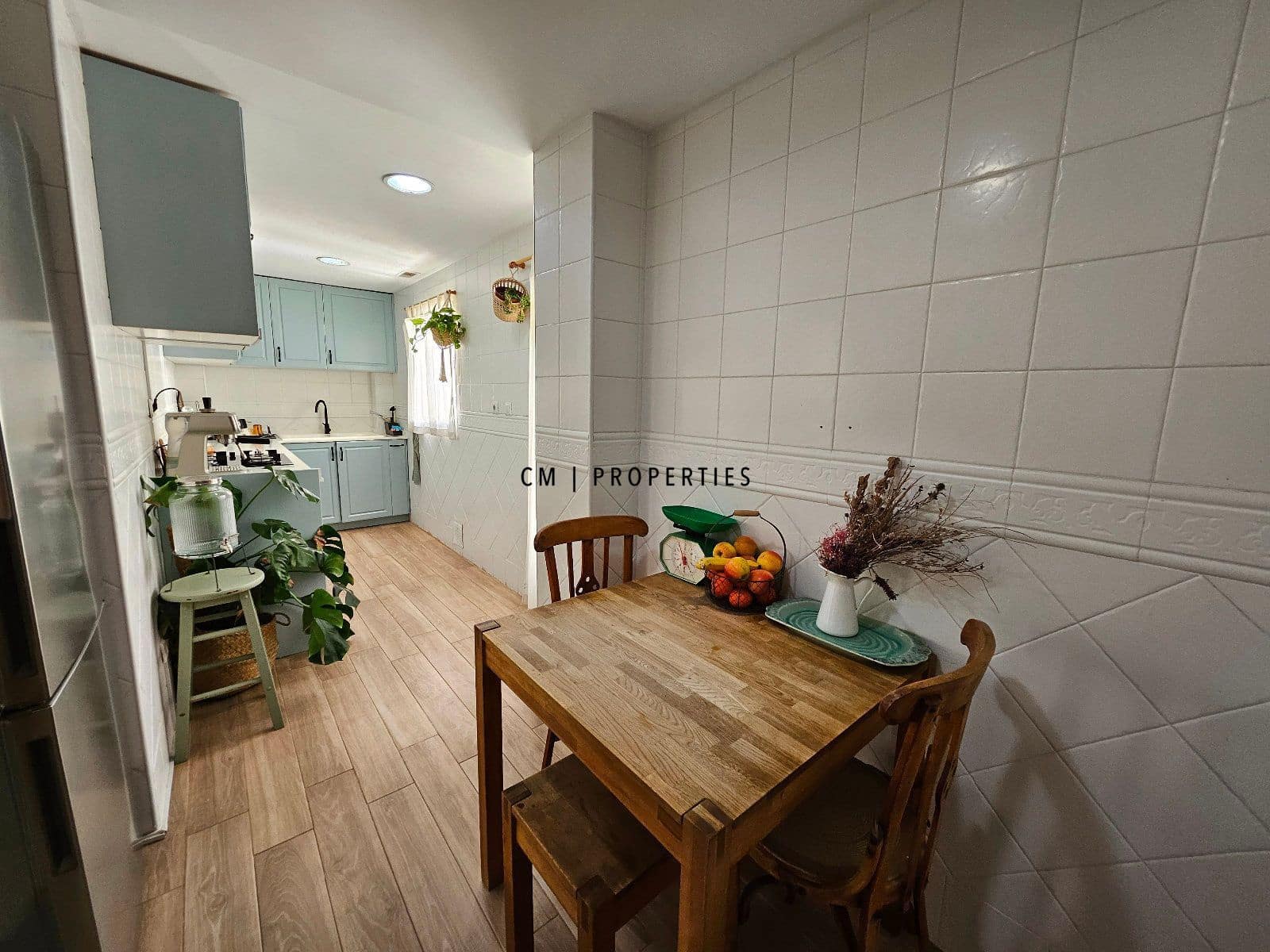 3 bedroom Penthouse for rent in Paterna - € 1,350 (Ref: 9432856)