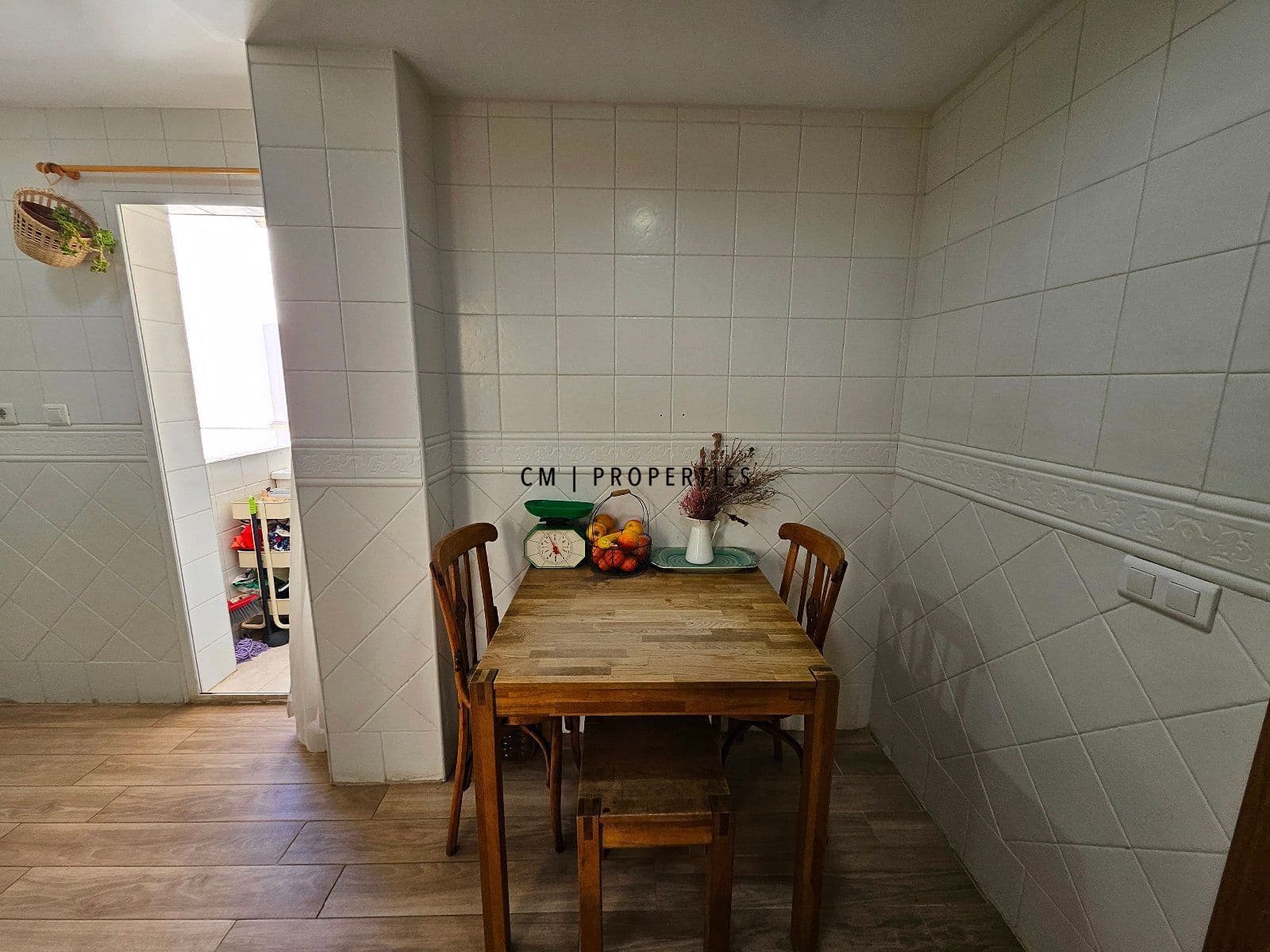 3 bedroom Penthouse for rent in Paterna - € 1,350 (Ref: 9432856)