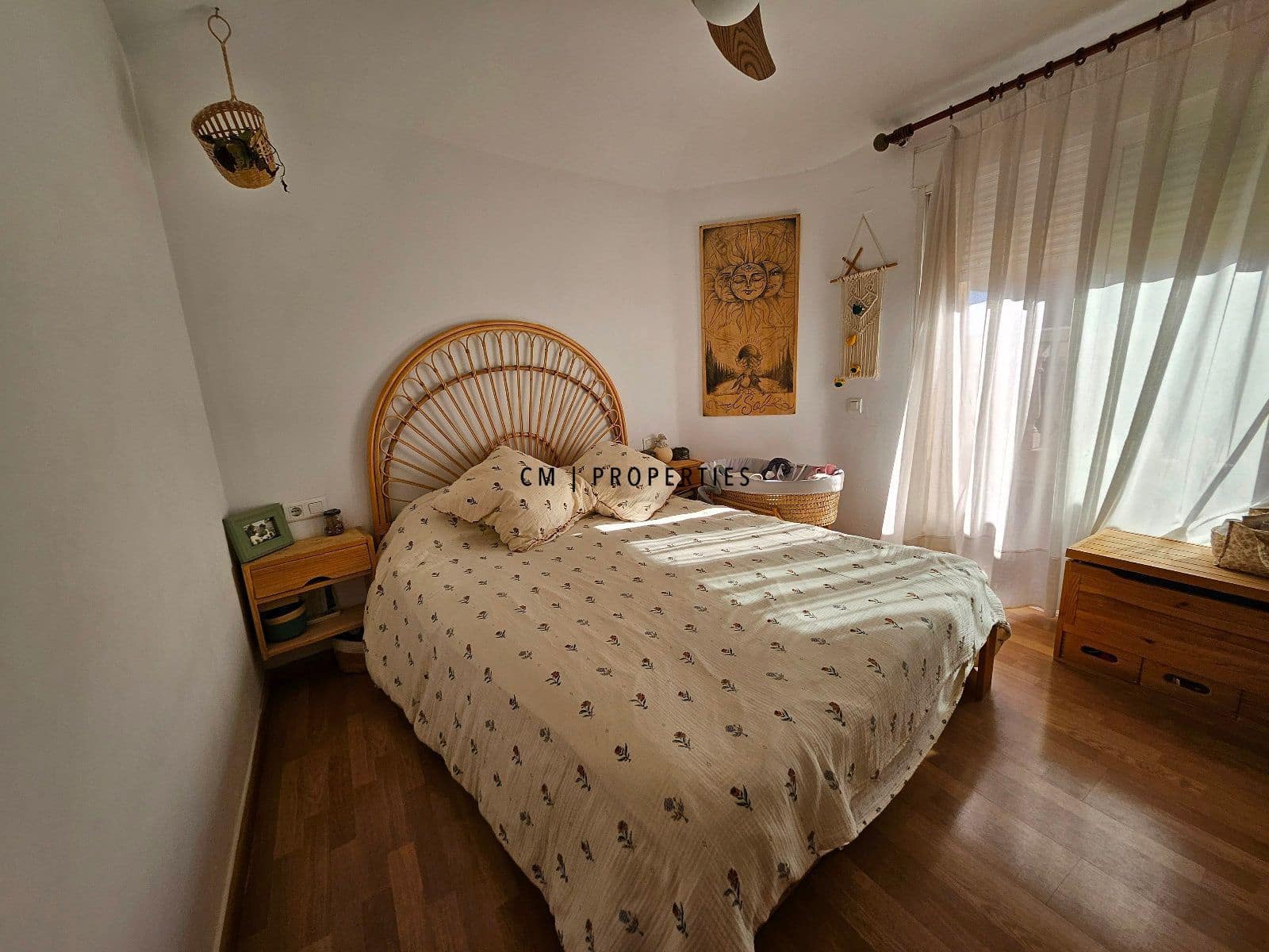 3 bedroom Penthouse for rent in Paterna - € 1,350 (Ref: 9432856)